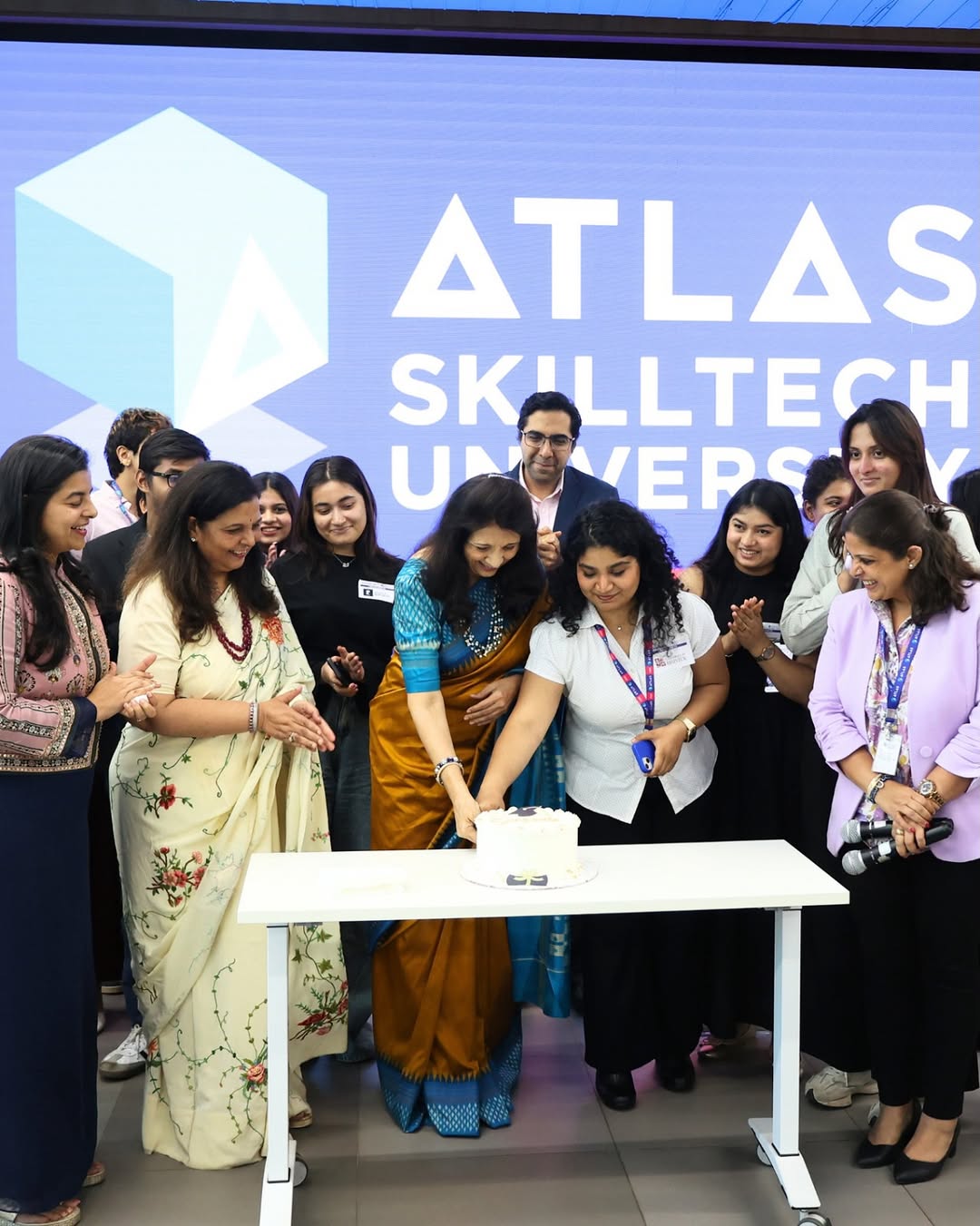 Photo by ATLAS SkillTech University on April 19, 2026. May be an image of standing and text that says "ATLAS SKILLTECH UNUYEPS U UNG EPS ニこ 盛".